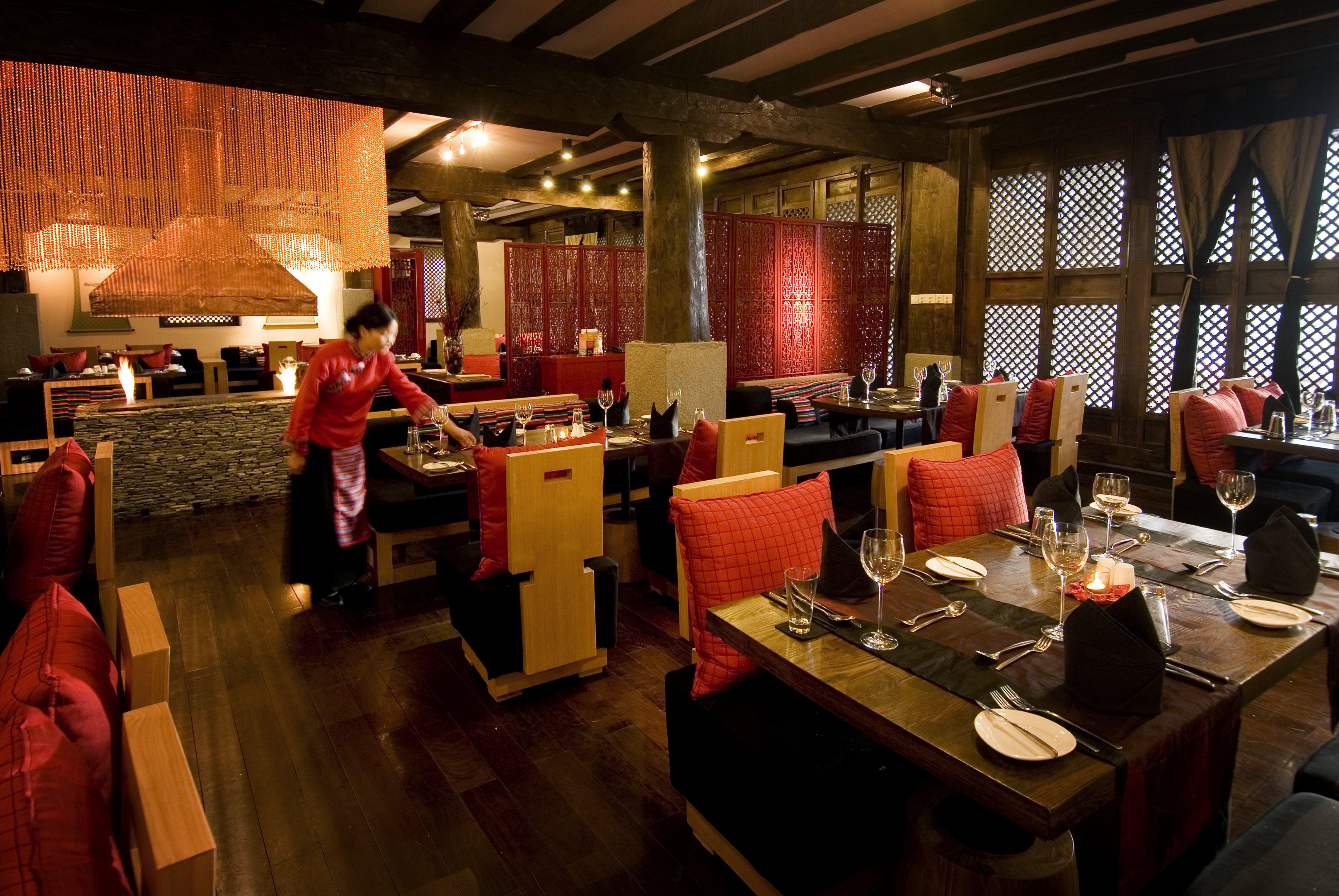 Hotel Banyan Tree Ringha Shangri-La Restaurant foto